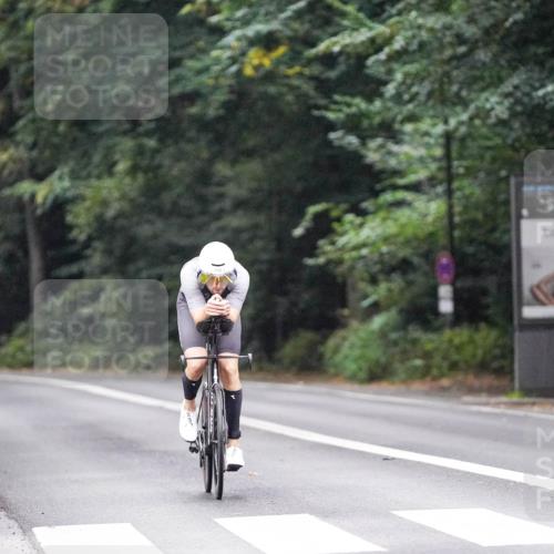 14.09.2025 - Stadtparktriathlon Michael Burmester http://msf.ph/oto/8906243 14.09.2025 09:07:24 Radfahren 358 meine-sportfotos.de