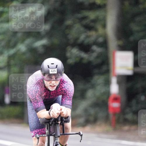 14.09.2025 - Stadtparktriathlon Michael Burmester http://msf.ph/oto/8906258 14.09.2025 09:07:36 Radfahren 304, 419, 425 meine-sportfotos.de