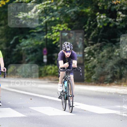 14.09.2025 - Stadtparktriathlon Michael Burmester http://msf.ph/oto/8906263 14.09.2025 13:22:30 Radfahren 1468, 1520, 1536, 1599, 1610 meine-sportfotos.de