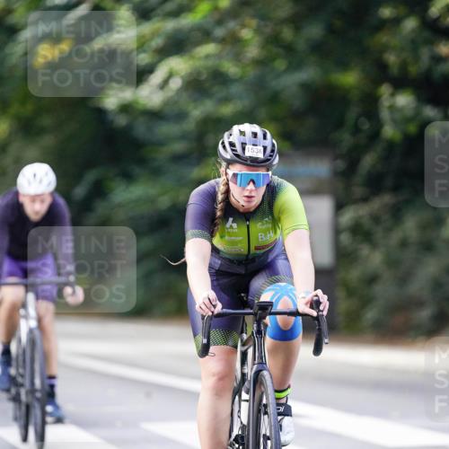 14.09.2025 - Stadtparktriathlon Michael Burmester http://msf.ph/oto/8906266 14.09.2025 13:22:31 Radfahren 1468, 1520, 1536, 1599, 1610 meine-sportfotos.de