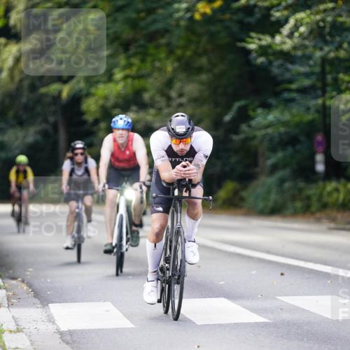 14.09.2025 - Stadtparktriathlon Michael Burmester http://msf.ph/oto/8906280 14.09.2025 13:22:39 Radfahren 1423, 1471, 1492, 1535, 1599 meine-sportfotos.de
