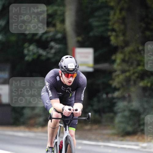 14.09.2025 - Stadtparktriathlon Michael Burmester http://msf.ph/oto/8906302 14.09.2025 09:08:13 Radfahren 333, 366, 377 meine-sportfotos.de