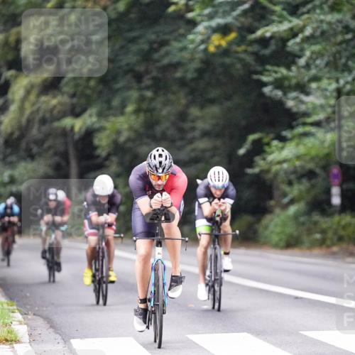 14.09.2025 - Stadtparktriathlon Michael Burmester http://msf.ph/oto/8906308 14.09.2025 09:08:26 Radfahren 301, 371, 373, 381, 393, 400, 430 meine-sportfotos.de