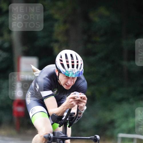 14.09.2025 - Stadtparktriathlon Michael Burmester http://msf.ph/oto/8906314 14.09.2025 09:08:28 Radfahren 301, 371, 373, 381, 393, 400, 430 meine-sportfotos.de