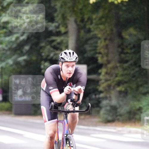 14.09.2025 - Stadtparktriathlon Michael Burmester http://msf.ph/oto/8906337 14.09.2025 09:08:34 Radfahren 301, 318, 326, 345, 363, 370, 371, 383, 393, 400, 418, 430 meine-sportfotos.de