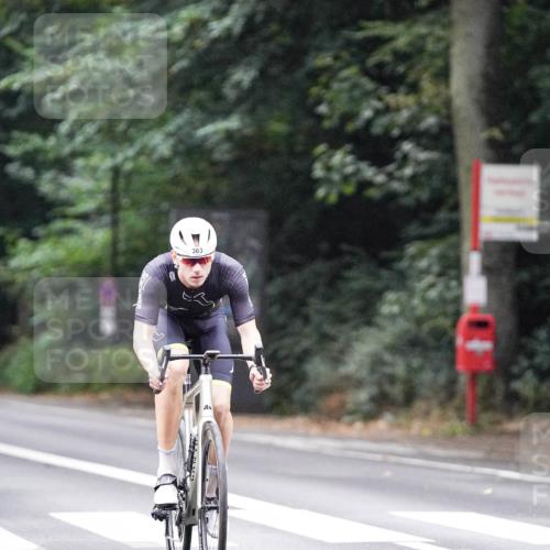 14.09.2025 - Stadtparktriathlon Michael Burmester http://msf.ph/oto/8906339 14.09.2025 09:08:37 Radfahren 318, 326, 339, 340, 342, 345, 347, 363, 370, 383, 393, 400, 410, 418, 430 meine-sportfotos.de