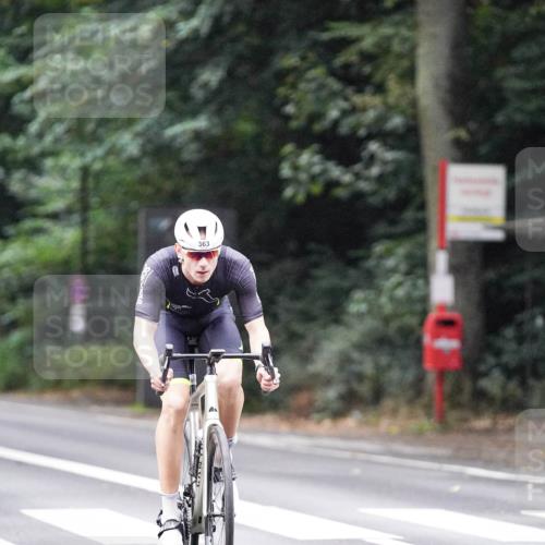 14.09.2025 - Stadtparktriathlon Michael Burmester http://msf.ph/oto/8906341 14.09.2025 09:08:37 Radfahren 318, 326, 339, 340, 342, 345, 347, 363, 370, 383, 393, 400, 410, 418, 430 meine-sportfotos.de