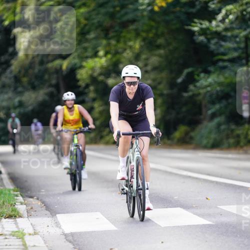14.09.2025 - Stadtparktriathlon Michael Burmester http://msf.ph/oto/8906342 14.09.2025 13:23:14 Radfahren 1446, 1456, 1529, 1584 meine-sportfotos.de