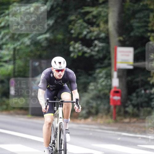 14.09.2025 - Stadtparktriathlon Michael Burmester http://msf.ph/oto/8906343 14.09.2025 09:08:37 Radfahren 318, 326, 339, 340, 342, 345, 347, 363, 370, 383, 393, 400, 410, 418, 430 meine-sportfotos.de