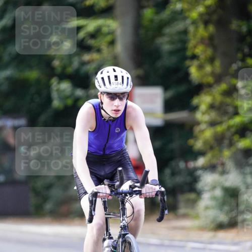 14.09.2025 - Stadtparktriathlon Michael Burmester http://msf.ph/oto/8906360 14.09.2025 13:23:19 Radfahren 1446, 1523, 1529, 1557, 1584 meine-sportfotos.de