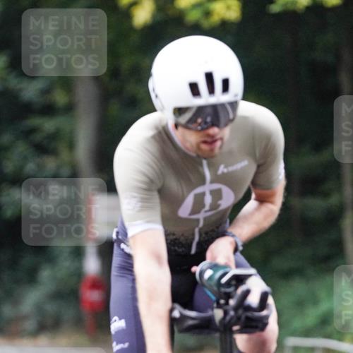 14.09.2025 - Stadtparktriathlon Michael Burmester http://msf.ph/oto/8906376 14.09.2025 09:08:44 Radfahren 318, 326, 339, 340, 342, 345, 347, 365, 370, 383, 392, 410, 418, 437 meine-sportfotos.de