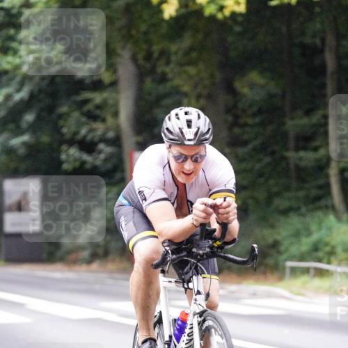 14.09.2025 - Stadtparktriathlon Michael Burmester http://msf.ph/oto/8906385 14.09.2025 09:08:46 Radfahren 318, 339, 340, 342, 347, 365, 392, 410, 418, 437 meine-sportfotos.de