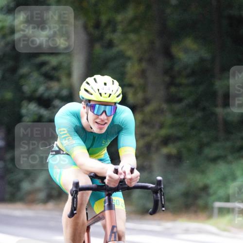14.09.2025 - Stadtparktriathlon Michael Burmester http://msf.ph/oto/8906402 14.09.2025 09:09:01 Radfahren 323, 352, 362, 375, 434 meine-sportfotos.de