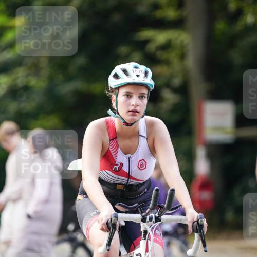 14.09.2025 - Stadtparktriathlon Michael Burmester http://msf.ph/oto/8906405 14.09.2025 13:23:46 Radfahren 1455, 1570, 1574 meine-sportfotos.de