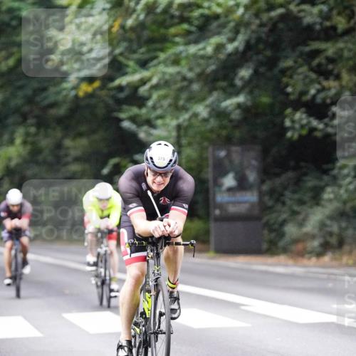 14.09.2025 - Stadtparktriathlon Michael Burmester http://msf.ph/oto/8906406 14.09.2025 09:09:06 Radfahren 323, 341, 352, 353, 375, 434 meine-sportfotos.de