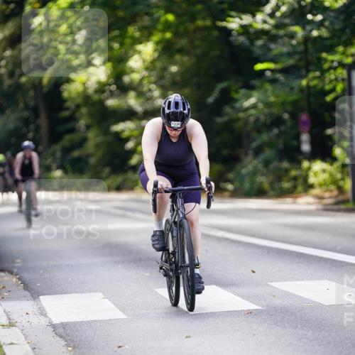 14.09.2025 - Stadtparktriathlon Michael Burmester http://msf.ph/oto/8906407 14.09.2025 13:23:57 Radfahren 1330 meine-sportfotos.de