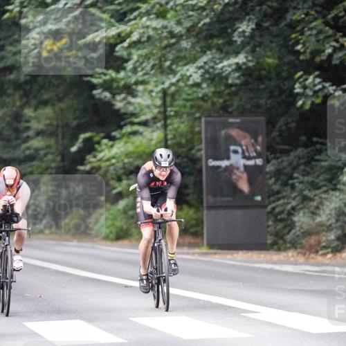 14.09.2025 - Stadtparktriathlon Michael Burmester http://msf.ph/oto/8906430 14.09.2025 09:09:24 Radfahren 337, 349, 354, 361, 376, 379, 398, 451 meine-sportfotos.de