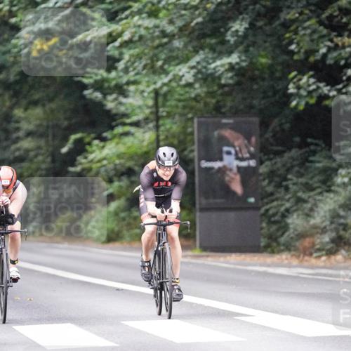 14.09.2025 - Stadtparktriathlon Michael Burmester http://msf.ph/oto/8906432 14.09.2025 09:09:24 Radfahren 337, 349, 354, 361, 376, 379, 398, 451 meine-sportfotos.de
