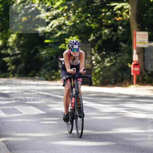 14.09.2025 - Stadtparktriathlon Michael Burmester http://msf.ph/oto/8906437 14.09.2025 13:24:16 Radfahren 1477, 1531, 1615 meine-sportfotos.de