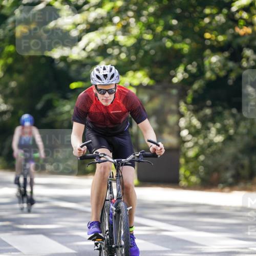 14.09.2025 - Stadtparktriathlon Michael Burmester http://msf.ph/oto/8906517 14.09.2025 13:25:12 Radfahren 1323, 1432, 1479, 1521, 1568, 1586 meine-sportfotos.de