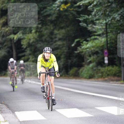 14.09.2025 - Stadtparktriathlon Michael Burmester http://msf.ph/oto/8906536 14.09.2025 09:10:31 Radfahren 303, 325, 372, 420 meine-sportfotos.de