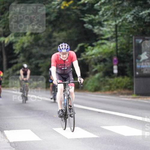 14.09.2025 - Stadtparktriathlon Michael Burmester http://msf.ph/oto/8906567 14.09.2025 09:10:40 Radfahren 303, 319, 322, 325, 367, 369, 372, 395 meine-sportfotos.de