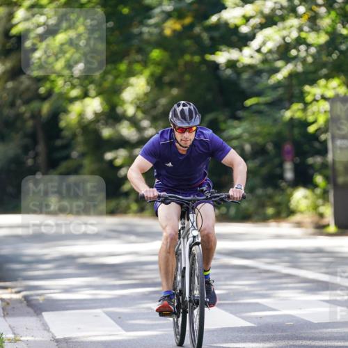 14.09.2025 - Stadtparktriathlon Michael Burmester http://msf.ph/oto/8906570 14.09.2025 13:25:36 Radfahren 1517, 1553 meine-sportfotos.de