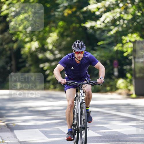 14.09.2025 - Stadtparktriathlon Michael Burmester http://msf.ph/oto/8906572 14.09.2025 13:25:36 Radfahren 1517, 1553 meine-sportfotos.de