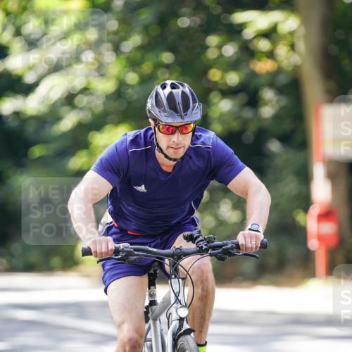 14.09.2025 - Stadtparktriathlon Michael Burmester http://msf.ph/oto/8906574 14.09.2025 13:25:37 Radfahren 1511, 1517, 1553 meine-sportfotos.de