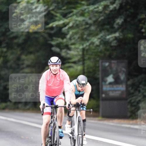 14.09.2025 - Stadtparktriathlon Michael Burmester http://msf.ph/oto/8906601 14.09.2025 09:10:55 Radfahren 302, 360, 382, 415, 421, 435 meine-sportfotos.de