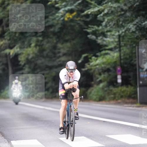 14.09.2025 - Stadtparktriathlon Michael Burmester http://msf.ph/oto/8906632 14.09.2025 09:11:09 Radfahren 330, 332, 351, 355, 408, 476 meine-sportfotos.de