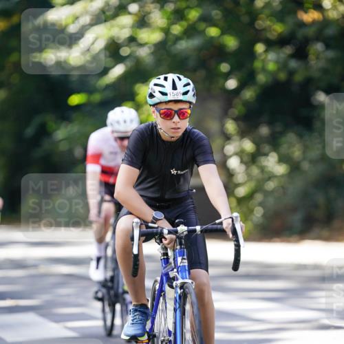 14.09.2025 - Stadtparktriathlon Michael Burmester http://msf.ph/oto/8906666 14.09.2025 13:26:49 Radfahren 1436, 1447, 1448, 1494, 1526, 1558, 1587, 1589, 1591 meine-sportfotos.de