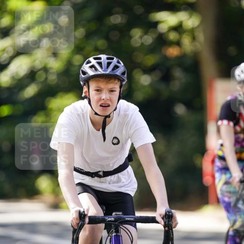 14.09.2025 - Stadtparktriathlon Michael Burmester http://msf.ph/oto/8906683 14.09.2025 13:26:56 Radfahren 1436, 1447, 1448, 1493, 1494, 1526, 1571, 1587, 1589, 1591 meine-sportfotos.de