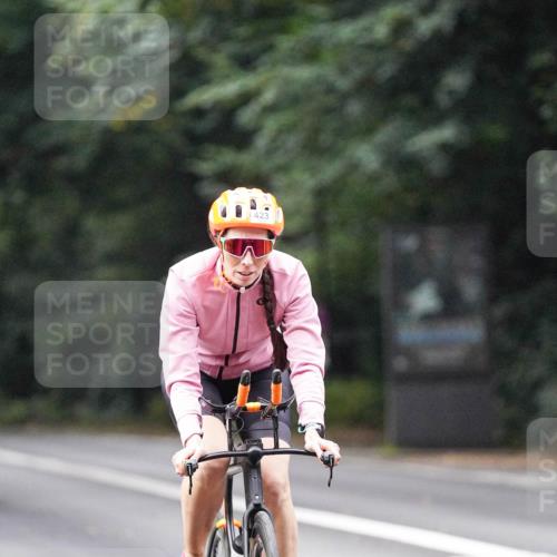 14.09.2025 - Stadtparktriathlon Michael Burmester http://msf.ph/oto/8906684 14.09.2025 09:11:27 Radfahren 312, 321, 378, 405, 423 meine-sportfotos.de