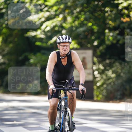 14.09.2025 - Stadtparktriathlon Michael Burmester http://msf.ph/oto/8906721 14.09.2025 13:27:15 Radfahren 1426, 1431, 1453, 1480, 1489, 1501, 1513, 1519, 1527, 1581, 1582, 1607 meine-sportfotos.de