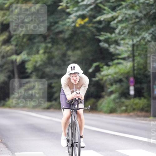 14.09.2025 - Stadtparktriathlon Michael Burmester http://msf.ph/oto/8906722 14.09.2025 09:11:49 Radfahren 335, 338, 394 meine-sportfotos.de