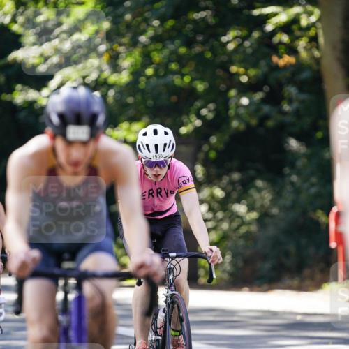 14.09.2025 - Stadtparktriathlon Michael Burmester http://msf.ph/oto/8906759 14.09.2025 13:27:50 Radfahren 1476, 1556, 1579, 1596, 1603, 1618 meine-sportfotos.de