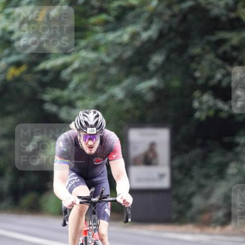 14.09.2025 - Stadtparktriathlon Michael Burmester http://msf.ph/oto/8906776 14.09.2025 09:12:53 Radfahren 306, 320, 334, 358 meine-sportfotos.de