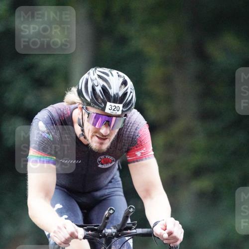 14.09.2025 - Stadtparktriathlon Michael Burmester http://msf.ph/oto/8906781 14.09.2025 09:12:54 Radfahren 306, 320, 334, 358 meine-sportfotos.de