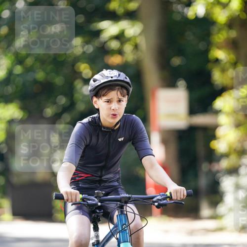 14.09.2025 - Stadtparktriathlon Michael Burmester http://msf.ph/oto/8906801 14.09.2025 13:28:30 Radfahren 1450, 1580, 1594, 1601, 1617 meine-sportfotos.de
