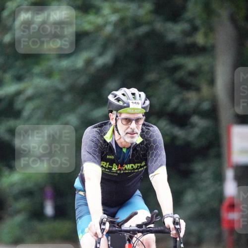 14.09.2025 - Stadtparktriathlon Michael Burmester http://msf.ph/oto/8906810 14.09.2025 09:13:23 Radfahren 327, 359 meine-sportfotos.de