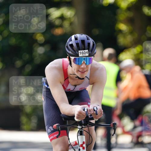 14.09.2025 - Stadtparktriathlon Michael Burmester http://msf.ph/oto/8906821 14.09.2025 13:28:46 Radfahren 1604 meine-sportfotos.de