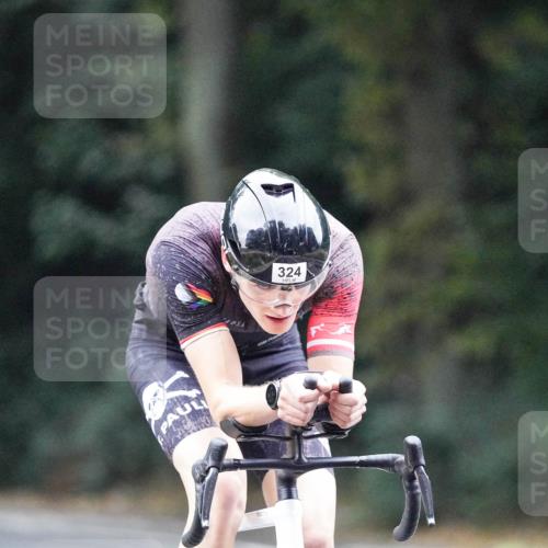 14.09.2025 - Stadtparktriathlon Michael Burmester http://msf.ph/oto/8906841 14.09.2025 09:13:47 Radfahren 324, 425 meine-sportfotos.de