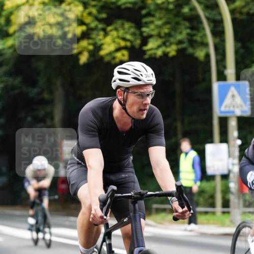 14.09.2025 - Stadtparktriathlon Michael Burmester http://msf.ph/oto/8906907 14.09.2025 09:14:36 Radfahren 301, 318, 326, 340, 345, 347, 363, 370, 371, 373, 377, 380, 381, 401, 404 meine-sportfotos.de