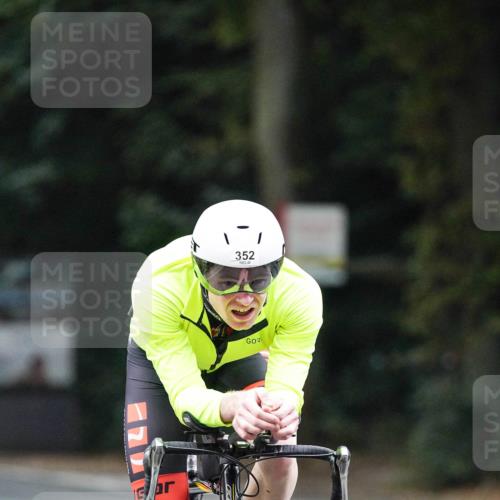 14.09.2025 - Stadtparktriathlon Michael Burmester http://msf.ph/oto/8906960 14.09.2025 09:15:17 Radfahren 323, 352, 375, 410 meine-sportfotos.de