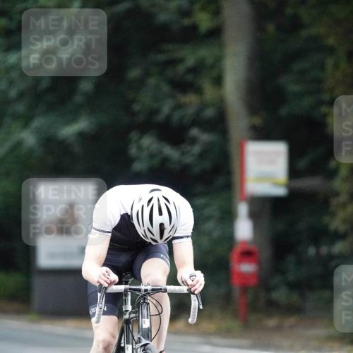 14.09.2025 - Stadtparktriathlon Michael Burmester http://msf.ph/oto/8906999 14.09.2025 09:15:40 Radfahren 315, 337, 354, 361, 437, 451, 487 meine-sportfotos.de