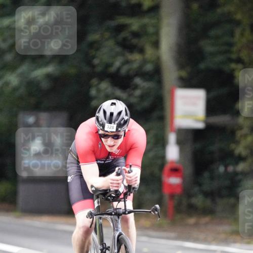 14.09.2025 - Stadtparktriathlon Michael Burmester http://msf.ph/oto/8907087 14.09.2025 09:16:29 Radfahren 328, 330, 355, 367, 478 meine-sportfotos.de
