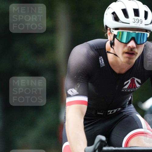 14.09.2025 - Stadtparktriathlon Michael Burmester http://msf.ph/oto/8907125 14.09.2025 09:16:46 Radfahren 303, 336, 351, 372, 399, 435, 453, 457, 460, 462 meine-sportfotos.de