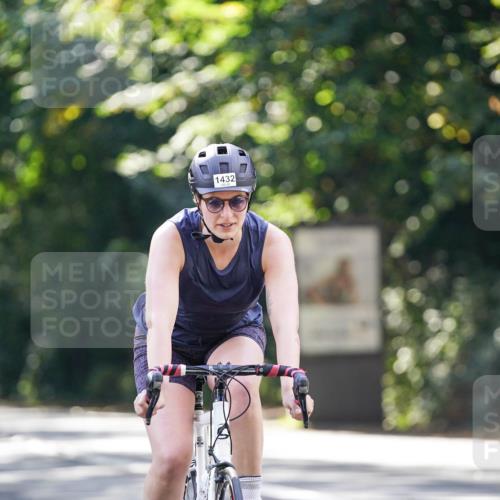 14.09.2025 - Stadtparktriathlon Michael Burmester http://msf.ph/oto/8907129 14.09.2025 13:33:02 Radfahren 1432 meine-sportfotos.de