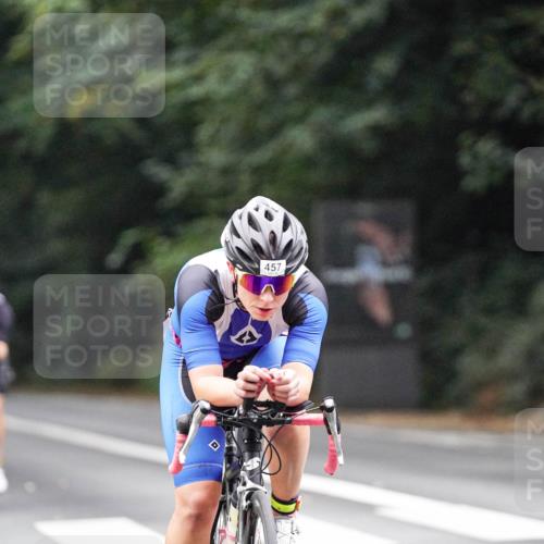 14.09.2025 - Stadtparktriathlon Michael Burmester http://msf.ph/oto/8907132 14.09.2025 09:16:49 Radfahren 303, 350, 372, 399, 435, 453, 457, 460, 462 meine-sportfotos.de